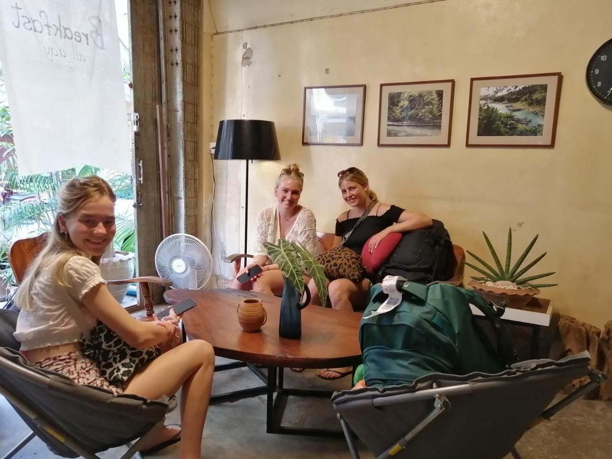 Boundary Hostel And Cafe Surat Thani Dış mekan fotoğraf
