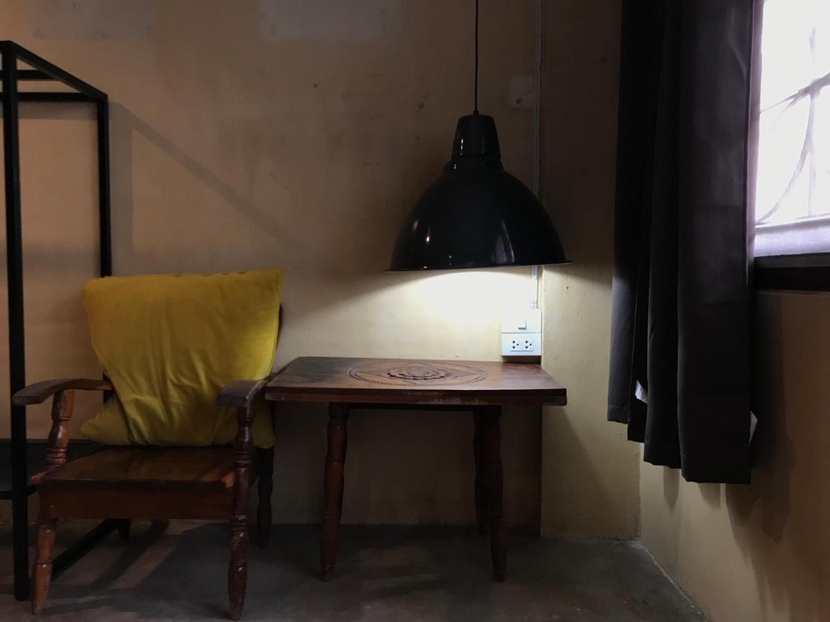 Boundary Hostel And Cafe Surat Thani Dış mekan fotoğraf